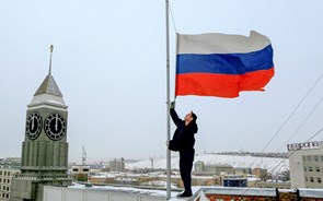 Russos apressam-se a marcar voos para o estrangeiro após mobilização