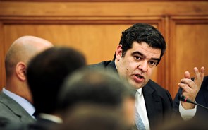 Rocha Andrade: poupança do Estado não deve ser feita com encerramento de serviços