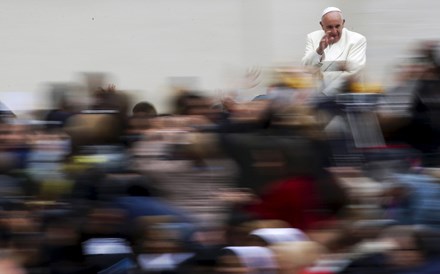 Papa Francisco diz que é tempo de 'calar as armas' na Síria