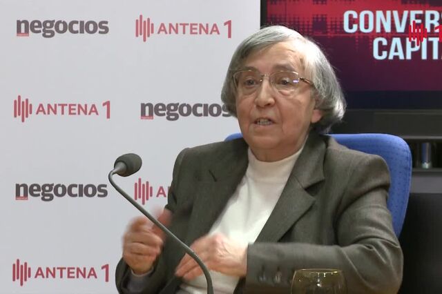 Velório de Teodora Cardoso na terça-feira. Funeral no dia seguinte
