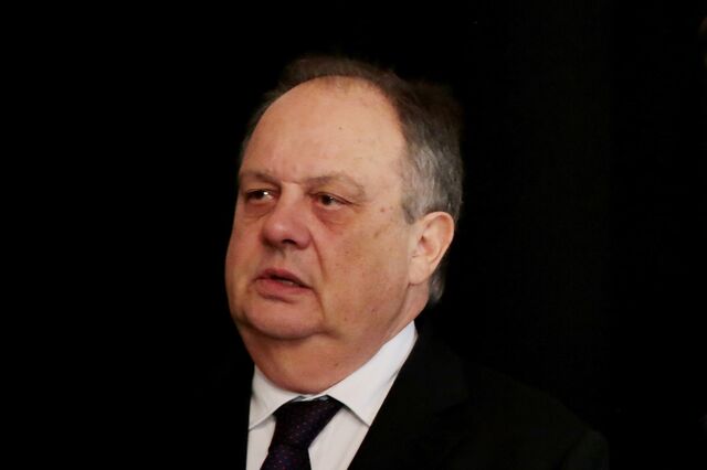 João Soares anuncia 'decisão pessoal' de não integrar listas do PS às legislativas