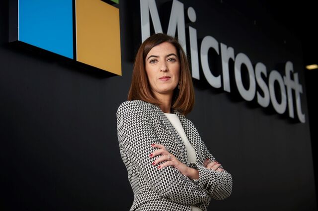 Microsoft vai dar formação a 200 mil e contratar 300 colaboradores 
