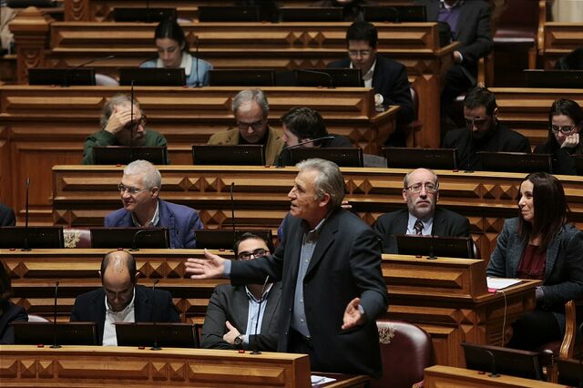 Jerónimo de Sousa defende que CTT devem ser alvo de 'intervenção pública'