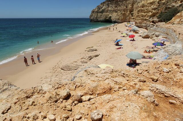 Turismo desacelera no primeiro semestre. Mercado britânico afunda 8%
