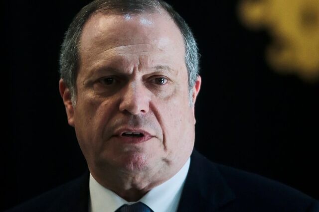 PS admite integração de 'pelo menos cerca de 50 mil' precários no Estado
