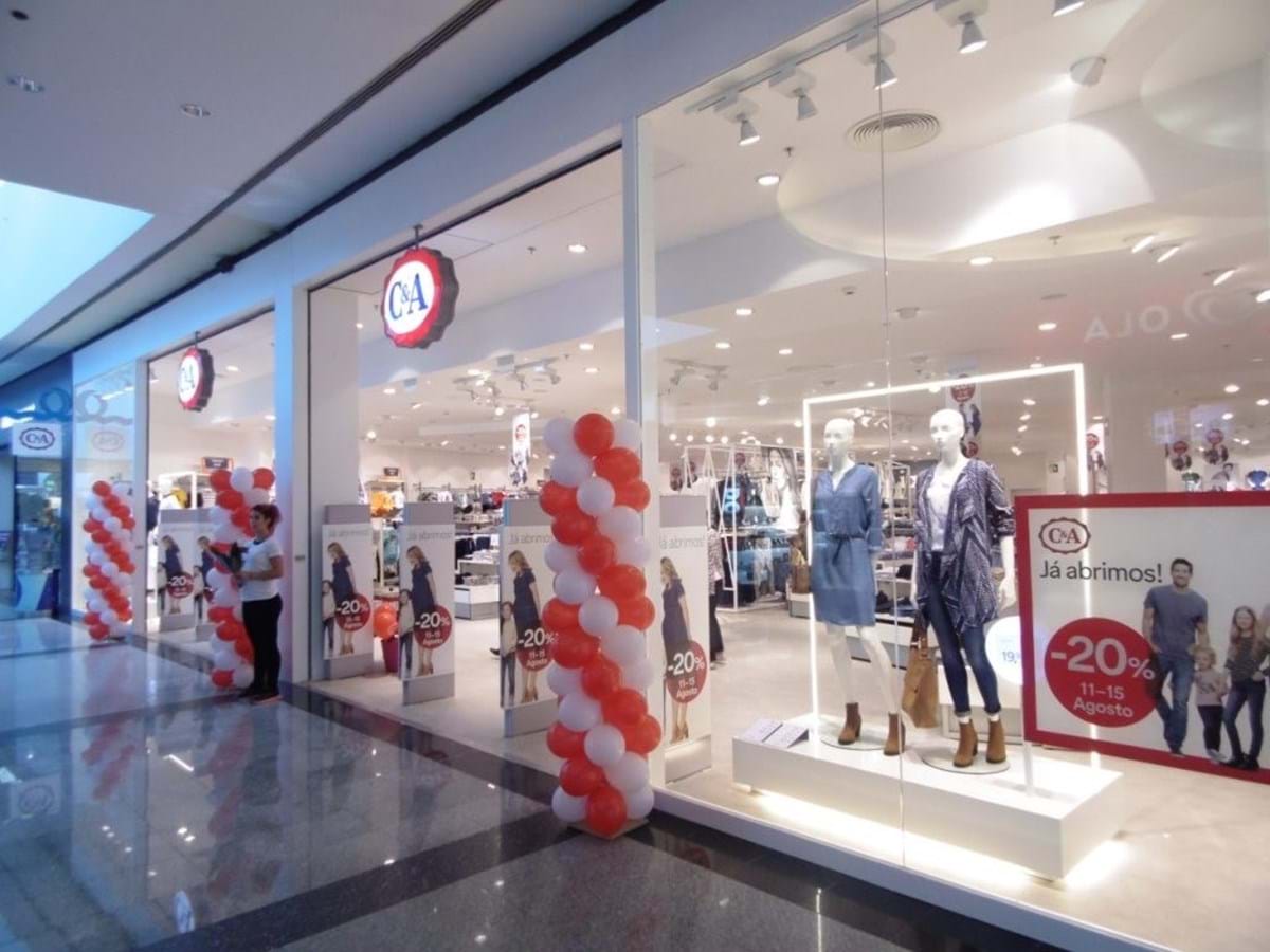 C&A encerra quatro lojas em Portugal - Comércio - Jornal de Negócios