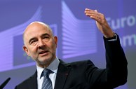 O comissário europeu para os Assuntos Económicos e Financeiros, Pierre Moscovici, manifestou hoje 'emoção e respeito' pela morte de Mário Soares, que considera 'figura marcante da esquerda socialista europeia'. 'Emoção e respeito pela morte de Mário Soares, gigante da política portuguesa, figura marcante da esquerda socialista europeia', disse Moscovici, numa mensagem divulgada na sua conta na rede social Twitter.