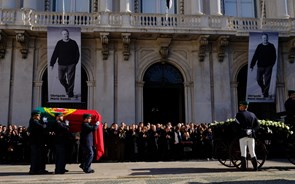 Filipe, Temer e Schulz no funeral de Mário Soares