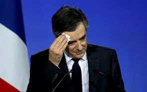 Ex-primeiro-ministro francês François Fillon vai ser julgado por corrupção