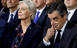 França: Fillon e a mulher estão a ser ouvidos pela justiça