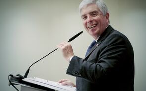Robert Sherman embaixador EUA