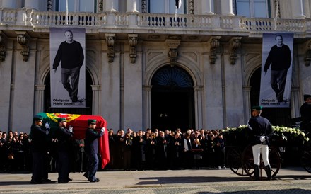 Filipe, Temer e Schulz no funeral de Mário Soares