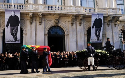 O cortejo fúnebre de Soares passou pela Câmara de Lisboa. 