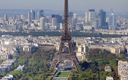 Carro atropela seis membros de uma patrulha anti-terrorista nos arredores de Paris