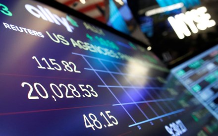 Resultados nos EUA levam Dow Jones  aos 20.000 pontos 