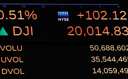 Fecho dos mercados: Euforia nas bolsas em dia de chuva de máximos. Juros disparam