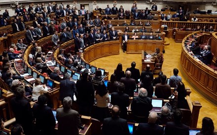 Parlamento chumba descida da TSU