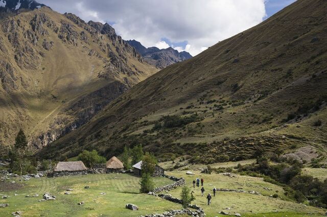 Onze dos 66 portugueses retidos no Peru já regressaram