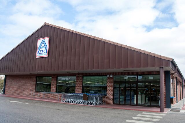 Supermercados Aldi vão subir salários no Reino Unido