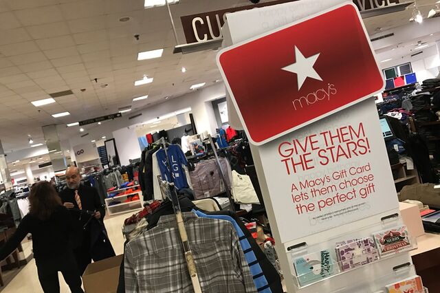 Macy’s afunda quase 20% após cortar estimativas