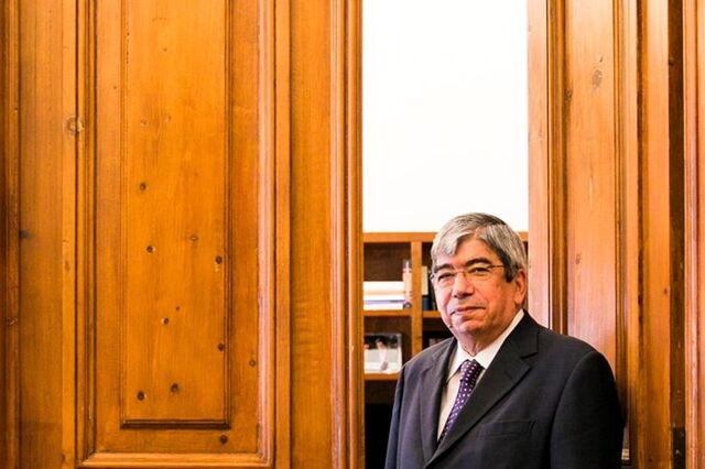 Ferro já enviou 'posição final' do parlamento à chanceler sobre comendas de Berardo
