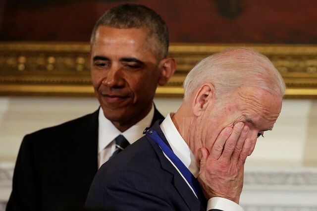 Obama atribui Medalha da Liberdade a um Joe Biden em lágrimas