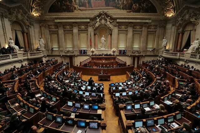 UTAO estima que dívida pública tenha subido para 130,2% do PIB em 2016