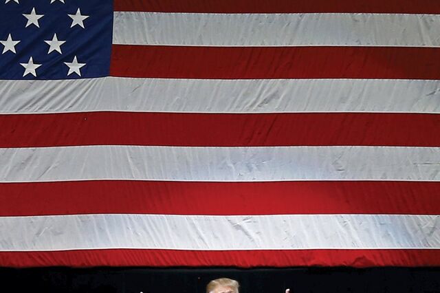 Trump bate no muro da realidade