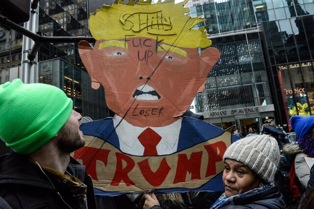 Veto de Trump a imigrantes provoca coro de críticas