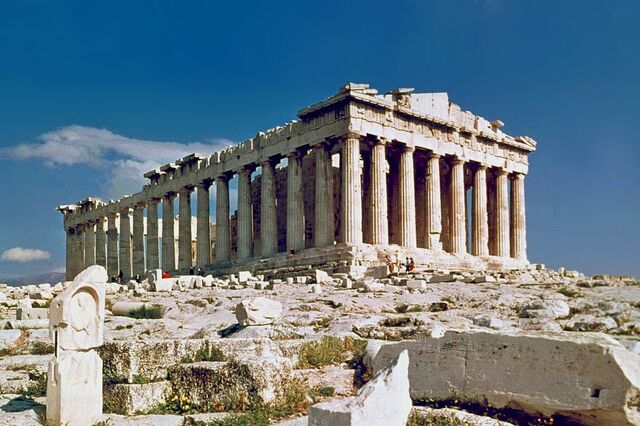 Atenas faz-se o 'Hércules dos mercados': lidera ganhos mundiais ao subir quase 50%