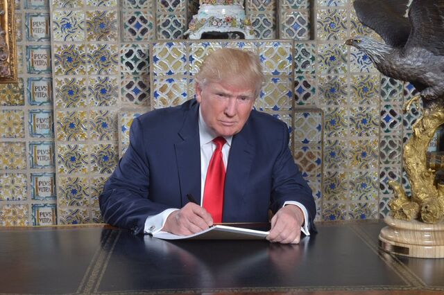 Trump acusa imprensa de não noticiar atentados. Imprensa defende-se