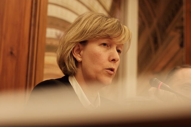 Maria Luís Albuquerque defende estudo aprofundado para evitar que Santa Casa seja prejudicada