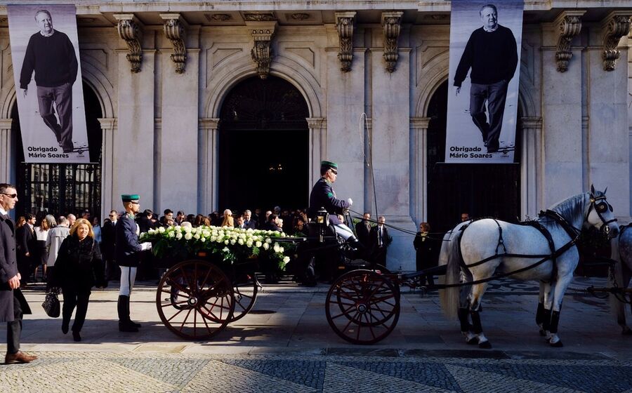 mário soares funeral cortejo