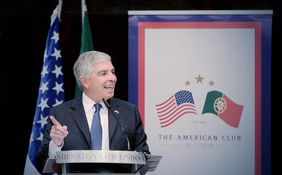 Robert Sherman embaixador EUA