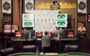 Computador supera jogadores profissionais de póquer em feito inédito