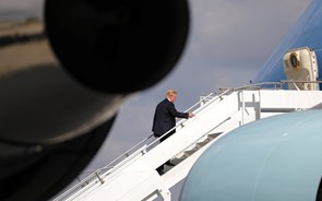 Trump proíbe companhias aéreas chinesas de voarem para os EUA