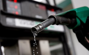Combustíveis descem pela primeira vez em três semanas