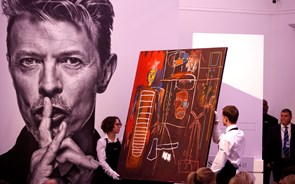 Vendas de Bowie ajudam Sotheby's a regressar a lucros