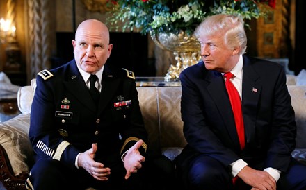 Conselheiro de segurança nacional de Trump efectiva saída