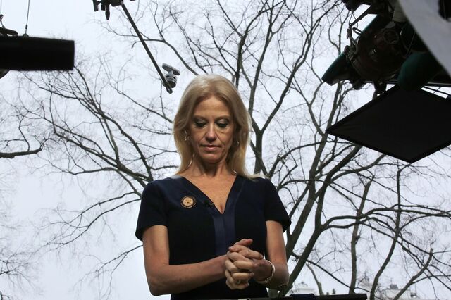 Conselheira de Trump defende veto a refugiados com massacre que nunca existiu