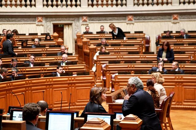 Meta do défice deverá ficar em 0,7% com PIB a crescer 2,3% este ano