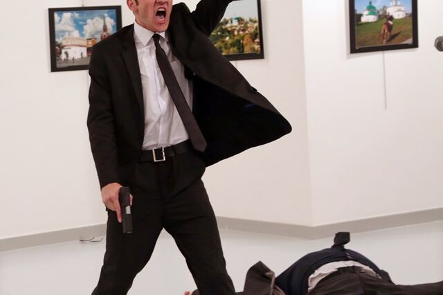 Foto do assassínio de embaixador russo na Turquia vence World Press Photo