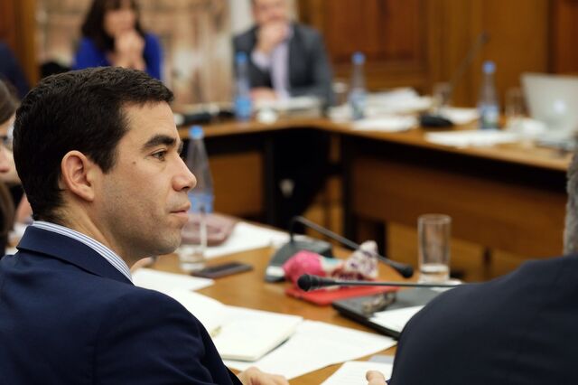 Cinco empresas pagaram 65% da receita com reavaliação de activos