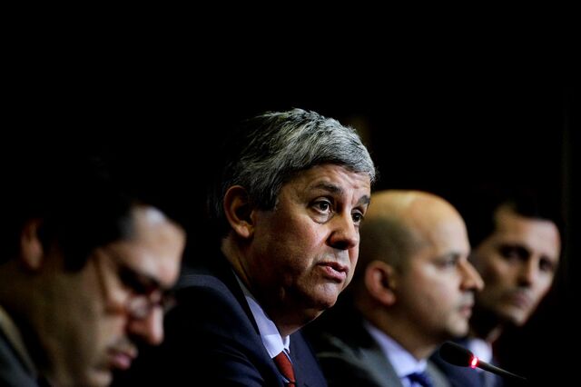 Toda as rubricas da despesa baixaram défice público
