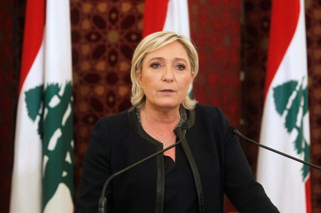Le Pen explica aos bancos como quer tirar a França do euro