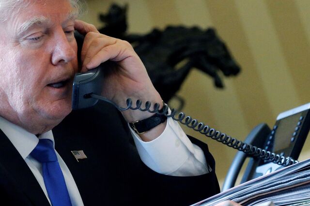 Trump faz ultimato a republicanos para recusarem hoje Obamacare