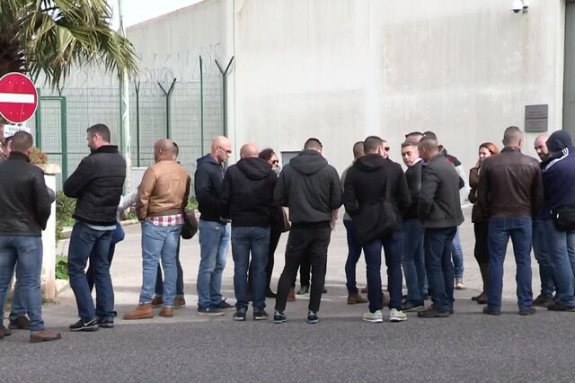 Greve de corpo de elite dos guardas prisionais adia julgamentos