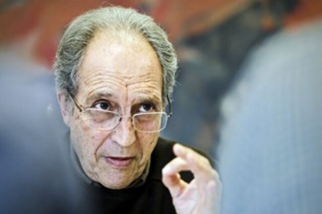 Carlos Carvalhas: 'Não é realista' sair do euro sem acordo com a Europa