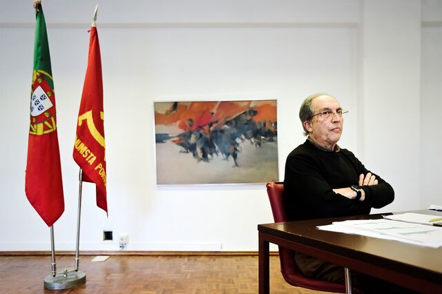 Carlos Carvalhas: 'Defendemos a saída do euro mas não somos irresponsáveis'