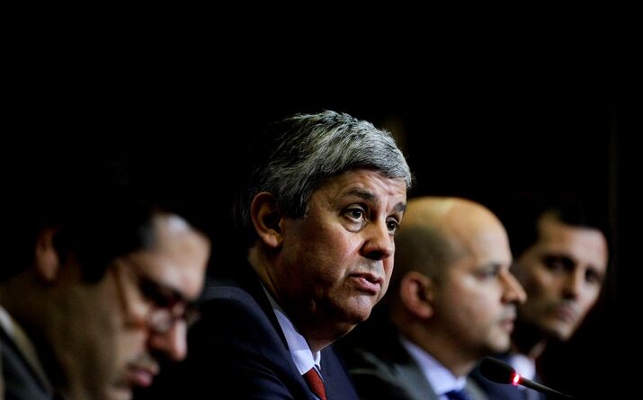 12 - Presidente da República incomoda Governo
